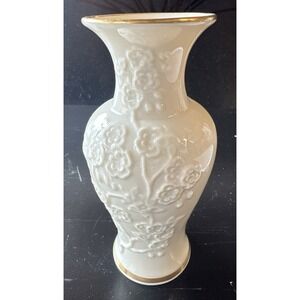 Lenox Vase Ming Blossom Collection Ivory Embossed with 24k Gold Trim 7B